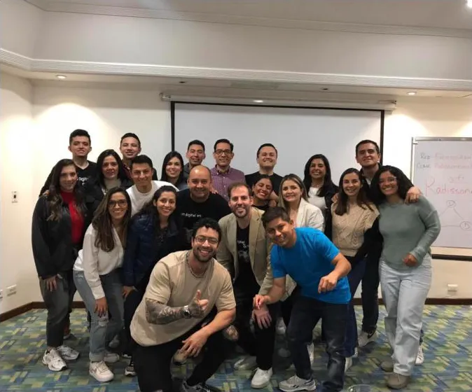 Alumnos en una formación de tresD