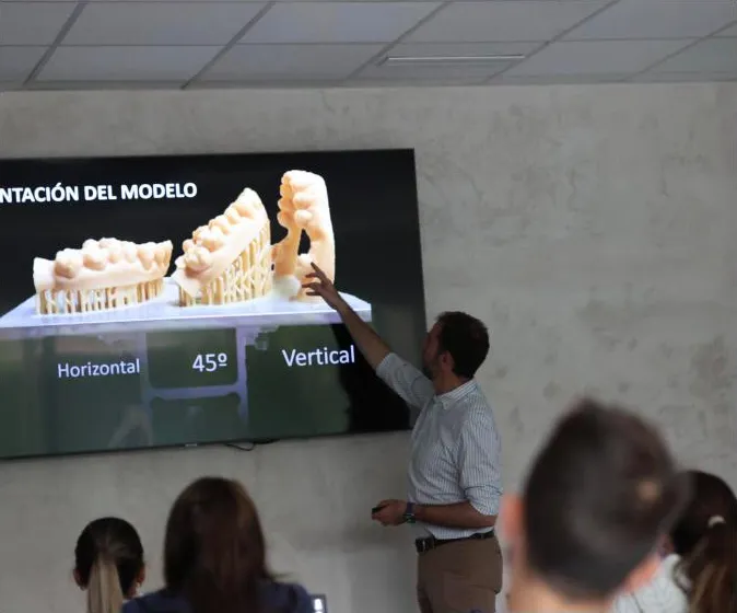 Alumnos en una formación de tresD